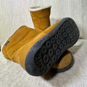 Camper, cozy, slip on winter, boot, barefoot!